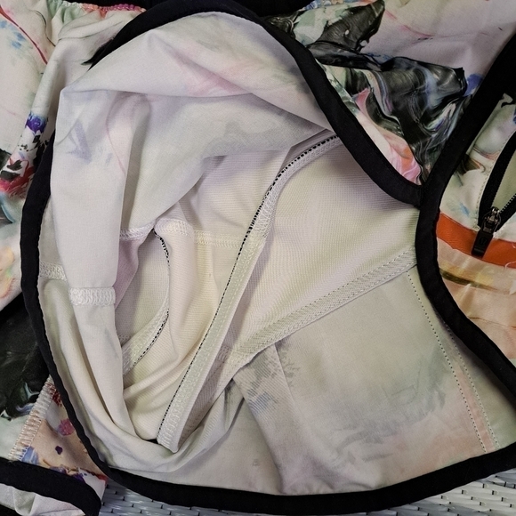 Lululemon Tracker Short III Pigment Wave Multi / Black - Picture 9 of 10